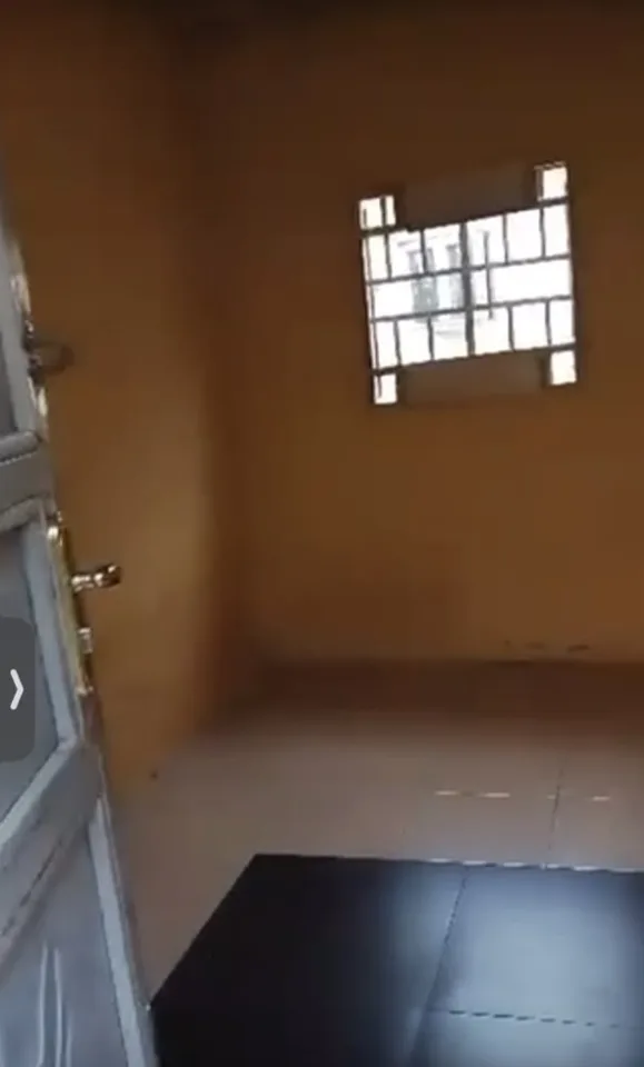 Single Room self contain.